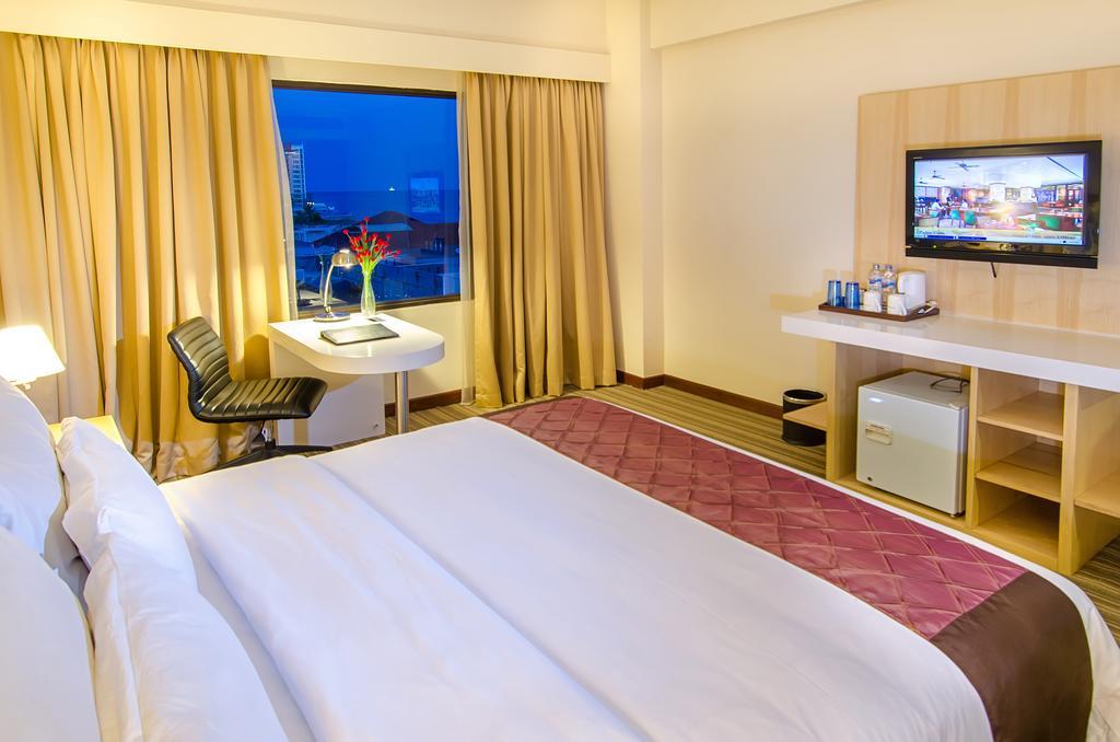Le Grandeur Hotel Balikpapan Szoba fotó