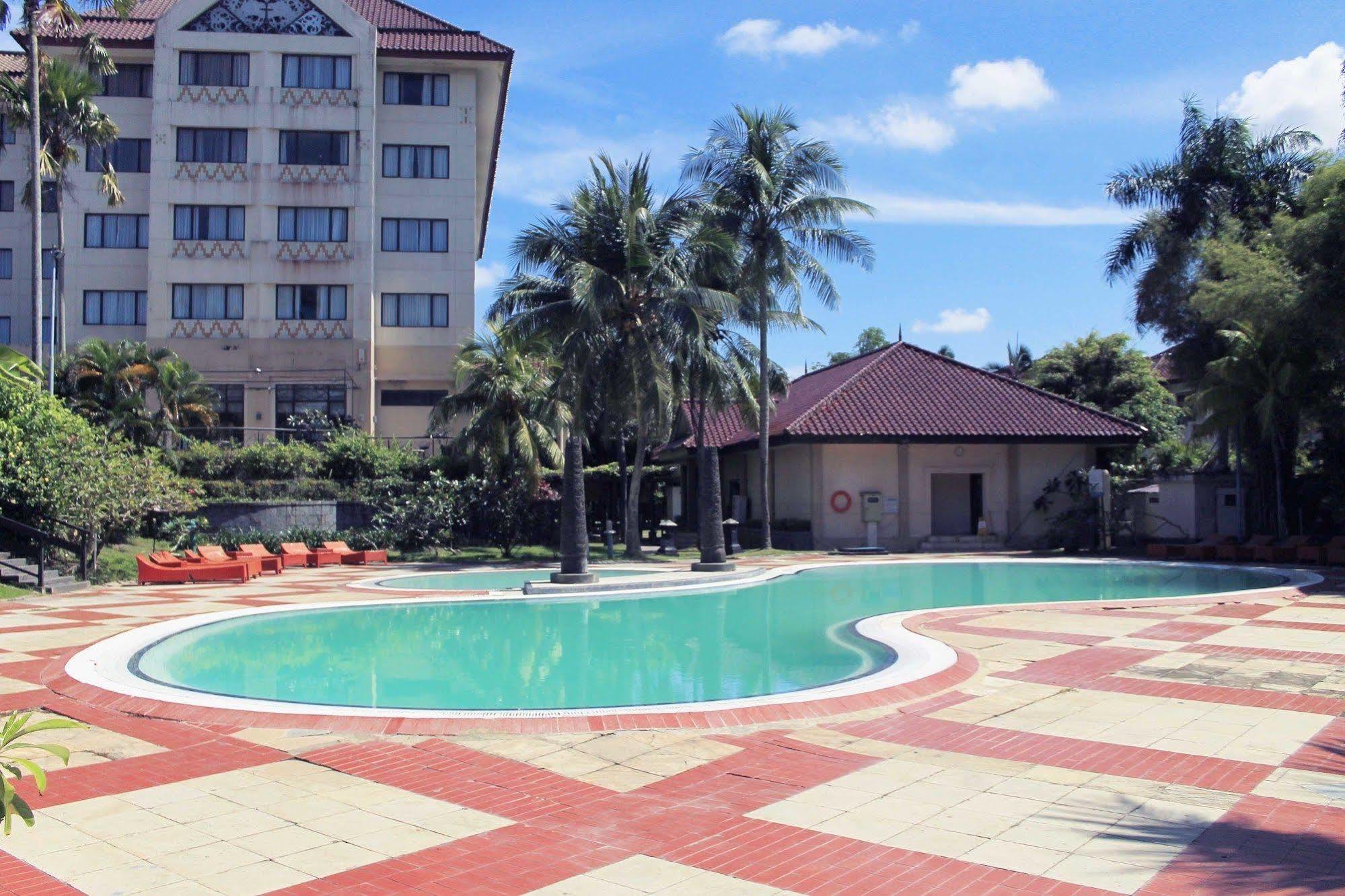 Le Grandeur Hotel Balikpapan Kültér fotó