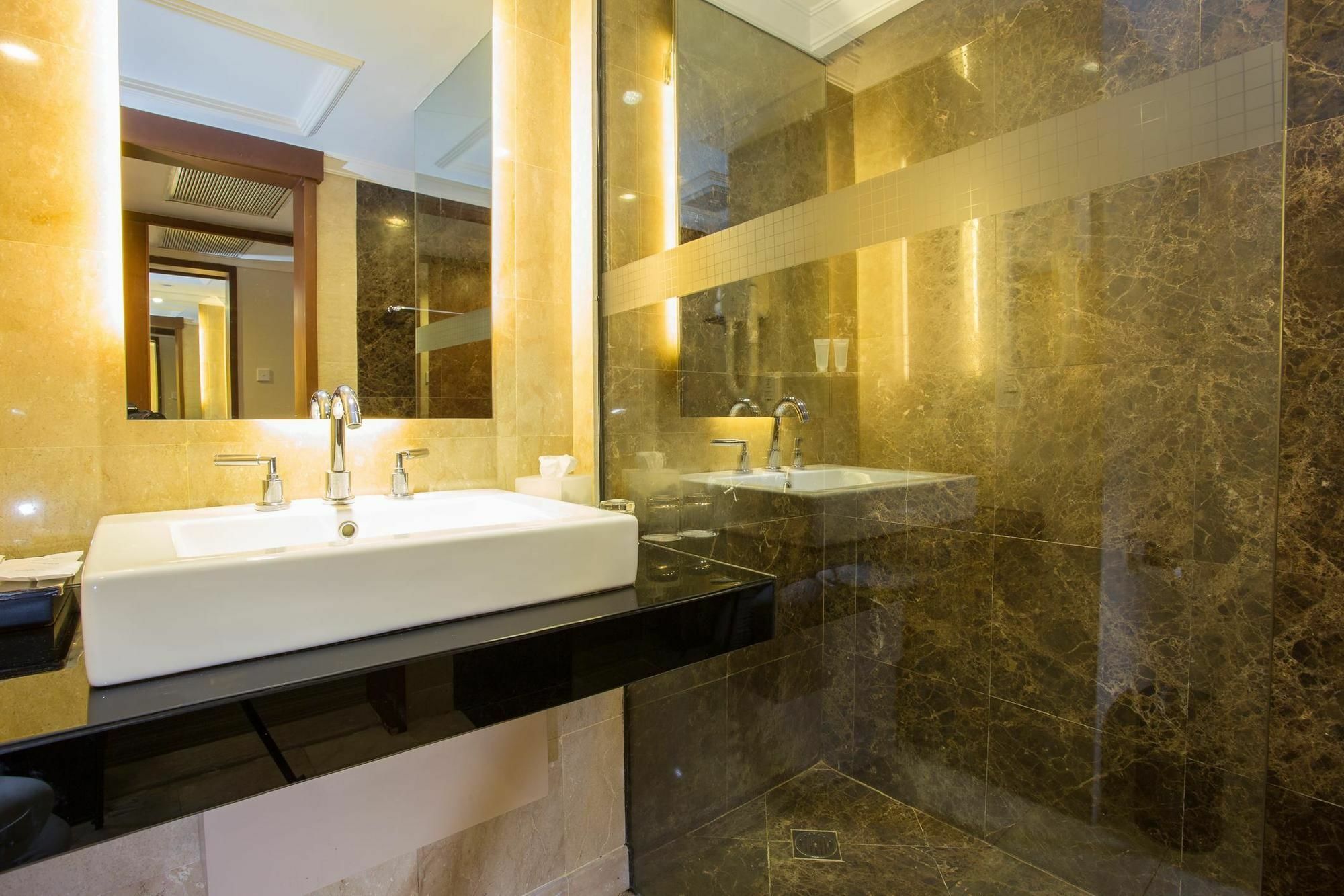 Le Grandeur Hotel Balikpapan Kültér fotó